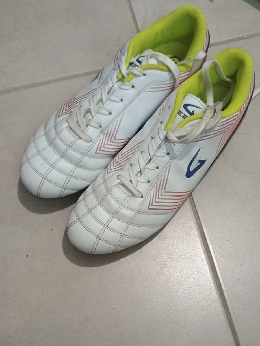 Geers By Dream Seek Women's White Athletic Shoes with Lime Lining